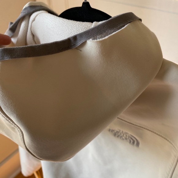 The North Face White Coat - Picture 4 of 9